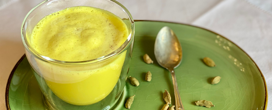 Turmeric latte - Golden milk Turmeric latte - Golden milk